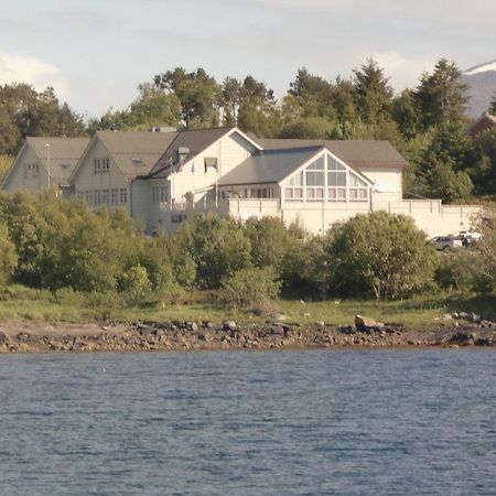 Aalesund Airport Hotel Ytterland Esterno foto