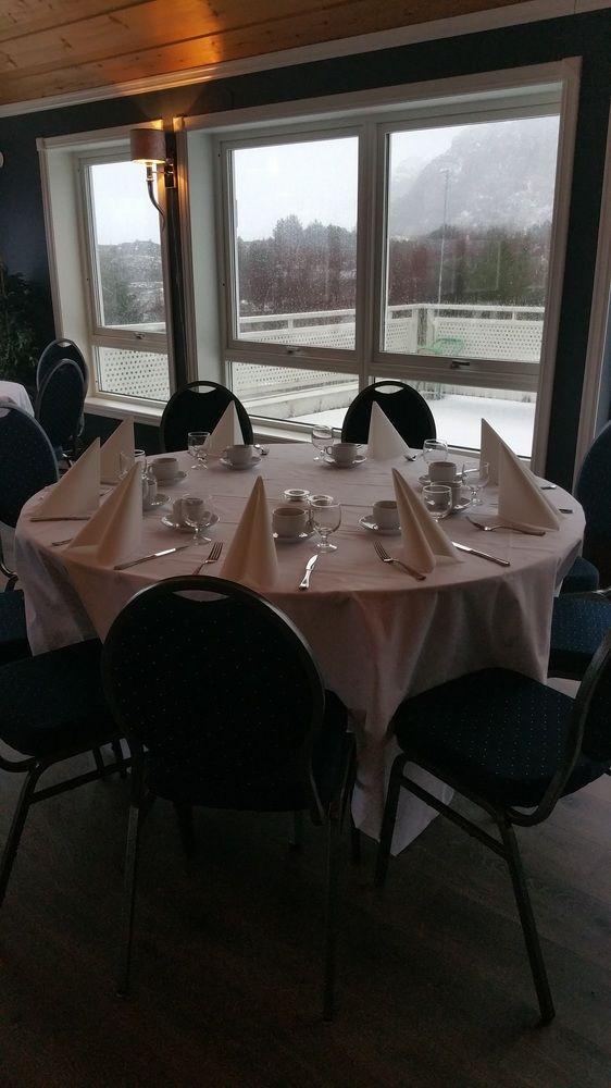 Aalesund Airport Hotel Ytterland Esterno foto