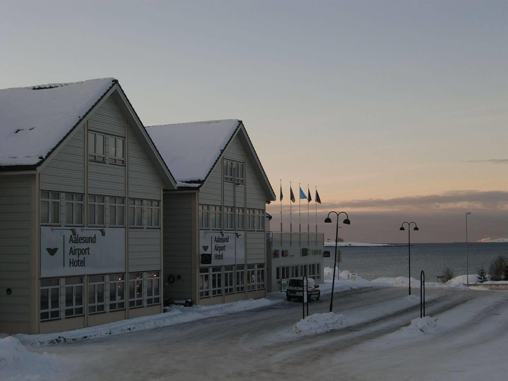 Aalesund Airport Hotel Ytterland Esterno foto