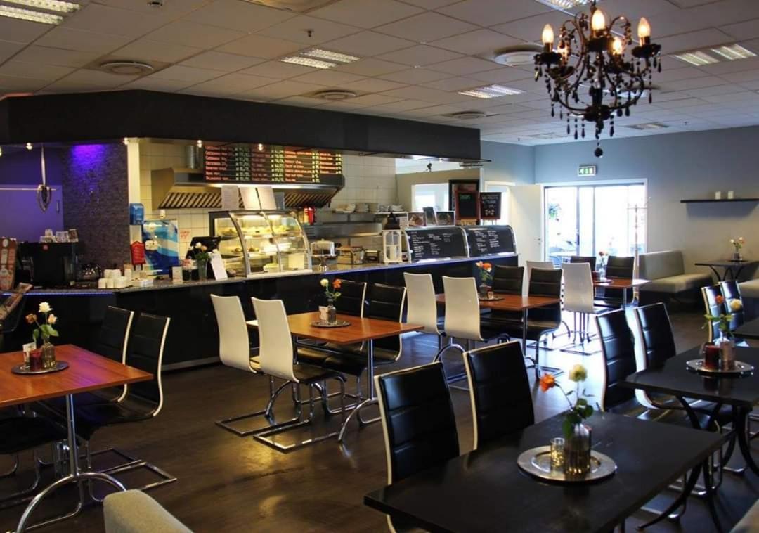 Aalesund Airport Hotel Ytterland Esterno foto